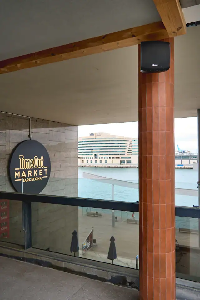 Ecler mang âm thanh đến Time Out Market Barcelona